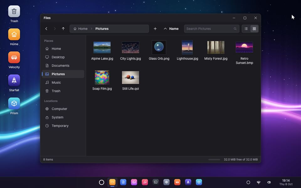 Files showing pictures as thumbnails, with the Trash in its sidebar